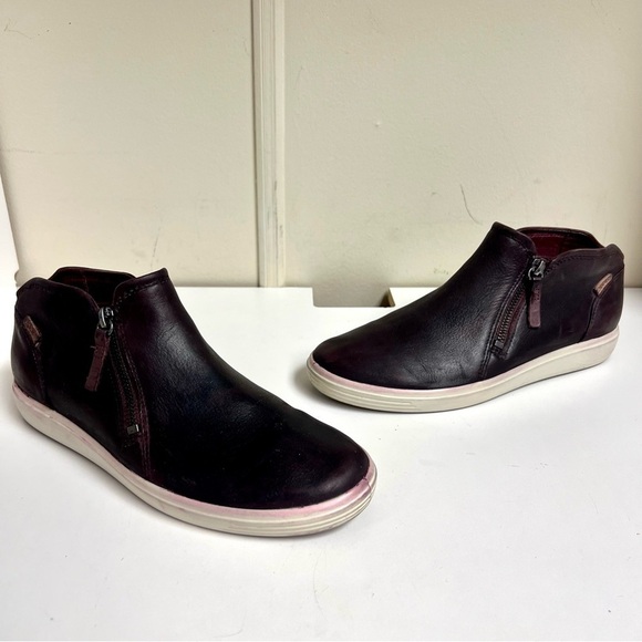 ECCO Soft 7 Low Bootie Women 9 Purple brown Leather Zip Sneaker Comfort Shoe - Picture 2 of 10